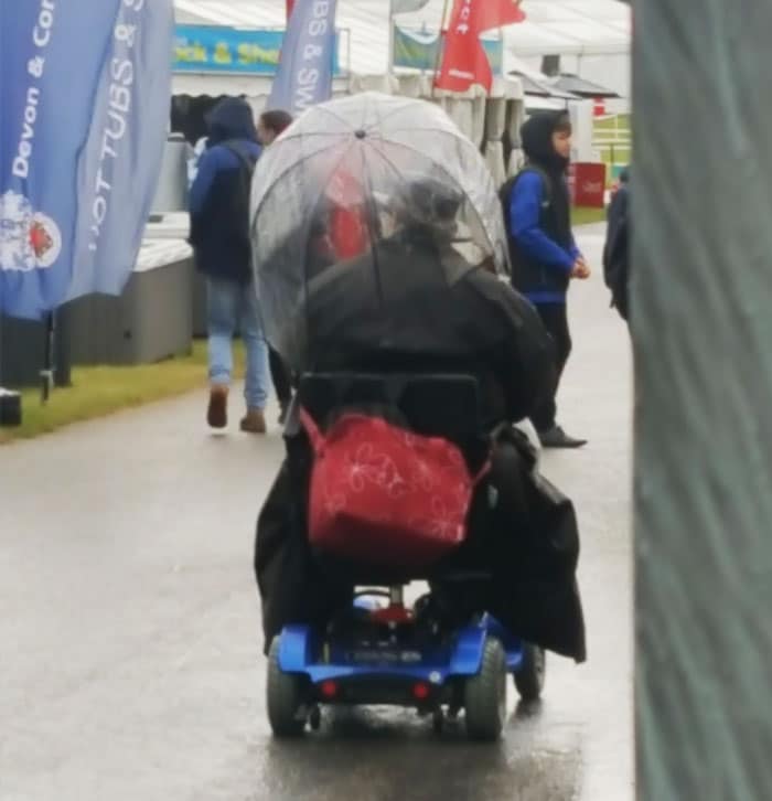 Clear windproof umbrella